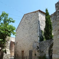 Château médiéval, bourg castral et fortification de La Garde-Adhémar
