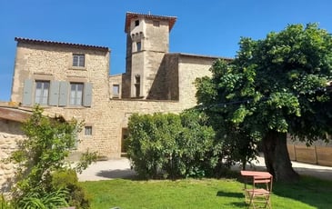 Manoir de Genas du XVème siècle, Visite du manoir, Conférence sur l'époque des contrebandes, Expos photos du manoir