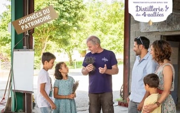 Visite guidée d'une distillerie d'huile essentielle dans la Drôme