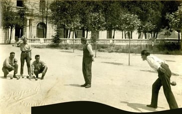 Exposition de photographies d'archives, la forêt de Saoû et ses visiteurs