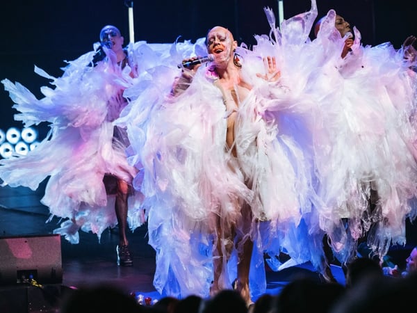 Cabaret drag : Madame ose Bashung